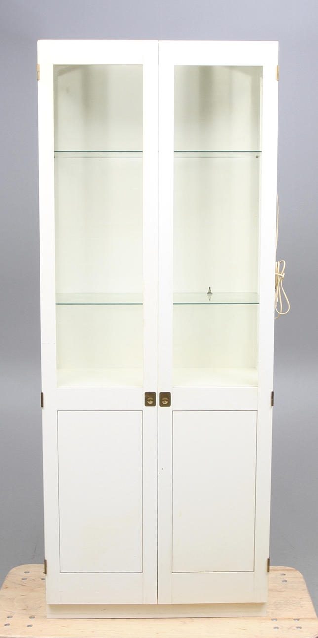 VITRINSKÅP, Firma Karl Andersson & Söner i Huskvarna, sent 1900-tal.