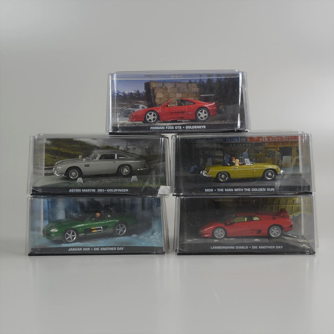 JAMES BOND, bilar.