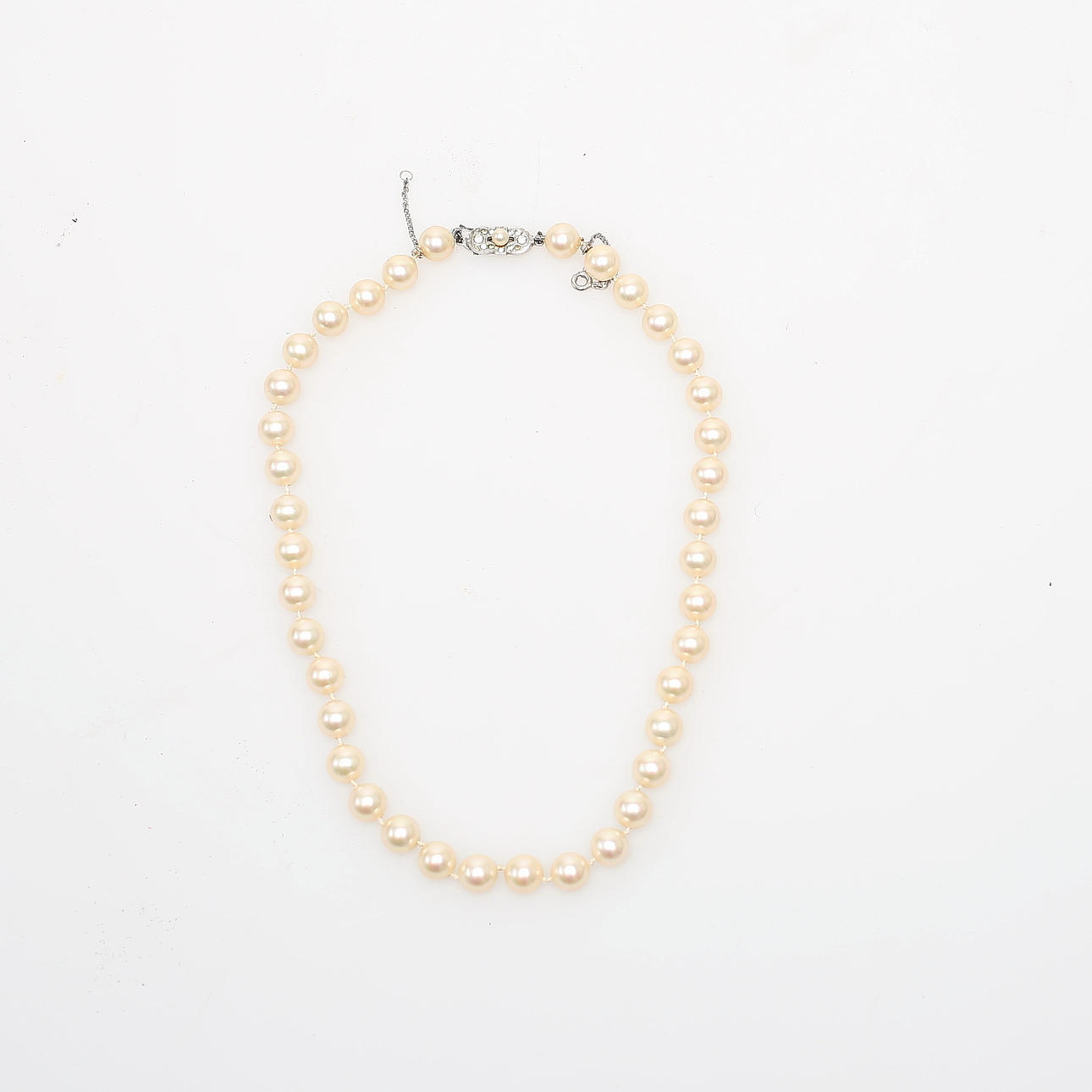 PÄRLCOLLIER, Mallorca, silverlås. Odlade pärlor.