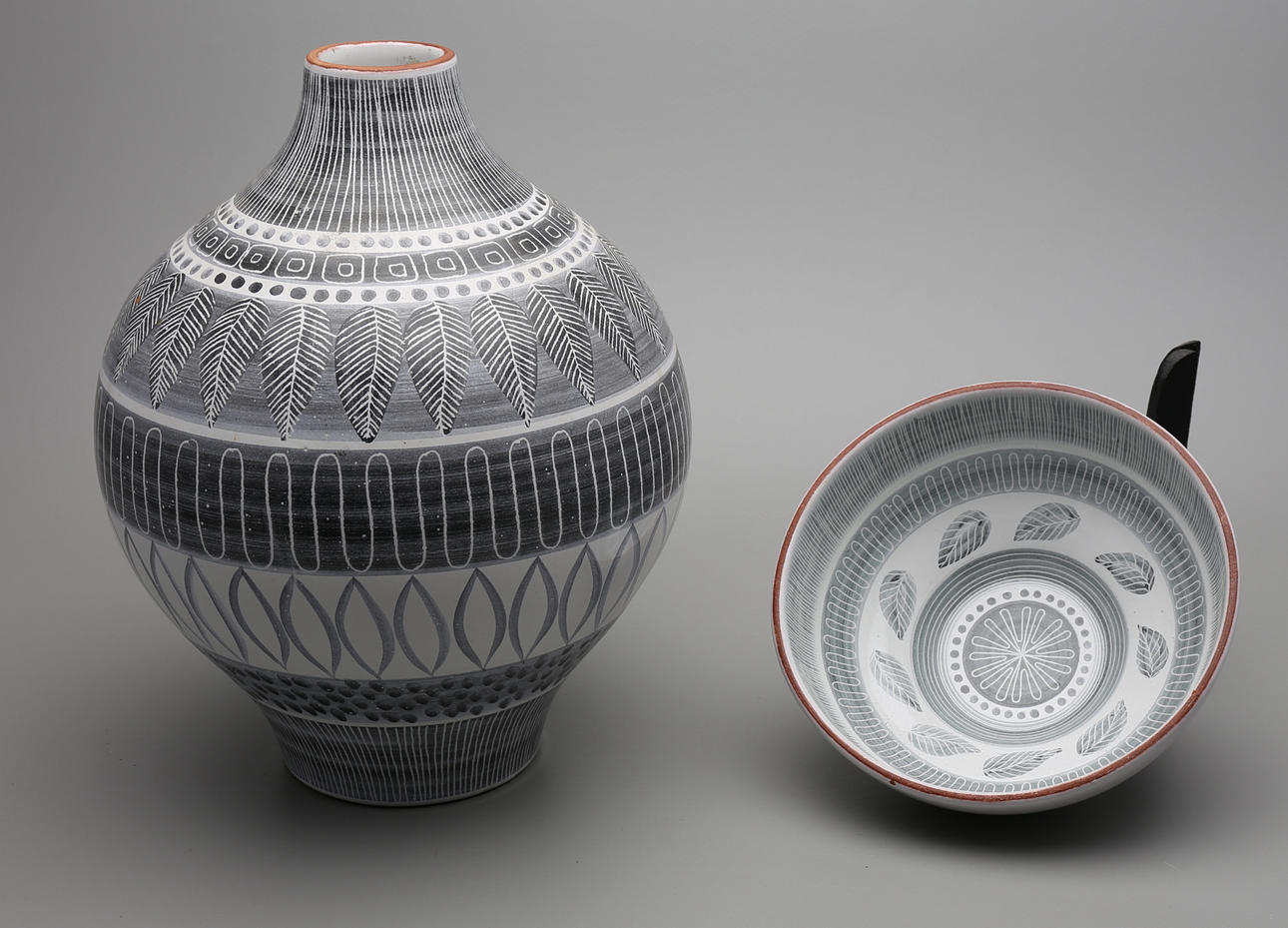 INGRID ATTERBERG. VAS samt SKÅL, "Grafika", Upsala-Ekeby.