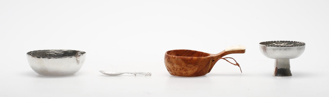 KÅSA, trä och ben, samearbete, sign FJ samt TENNFÖREMÅL, 3 dela, Jokkmokk.