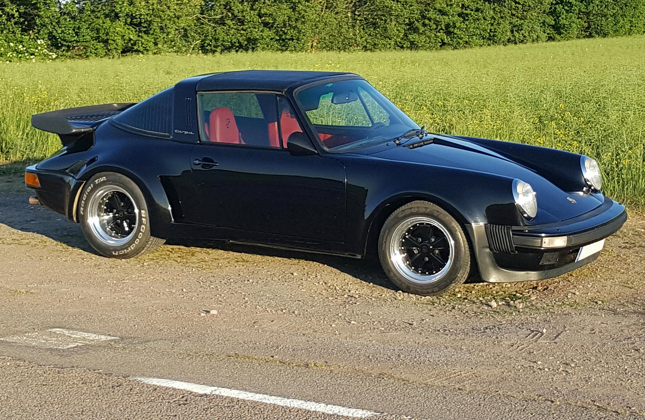 PORSCHE 911 TARGA 1975.