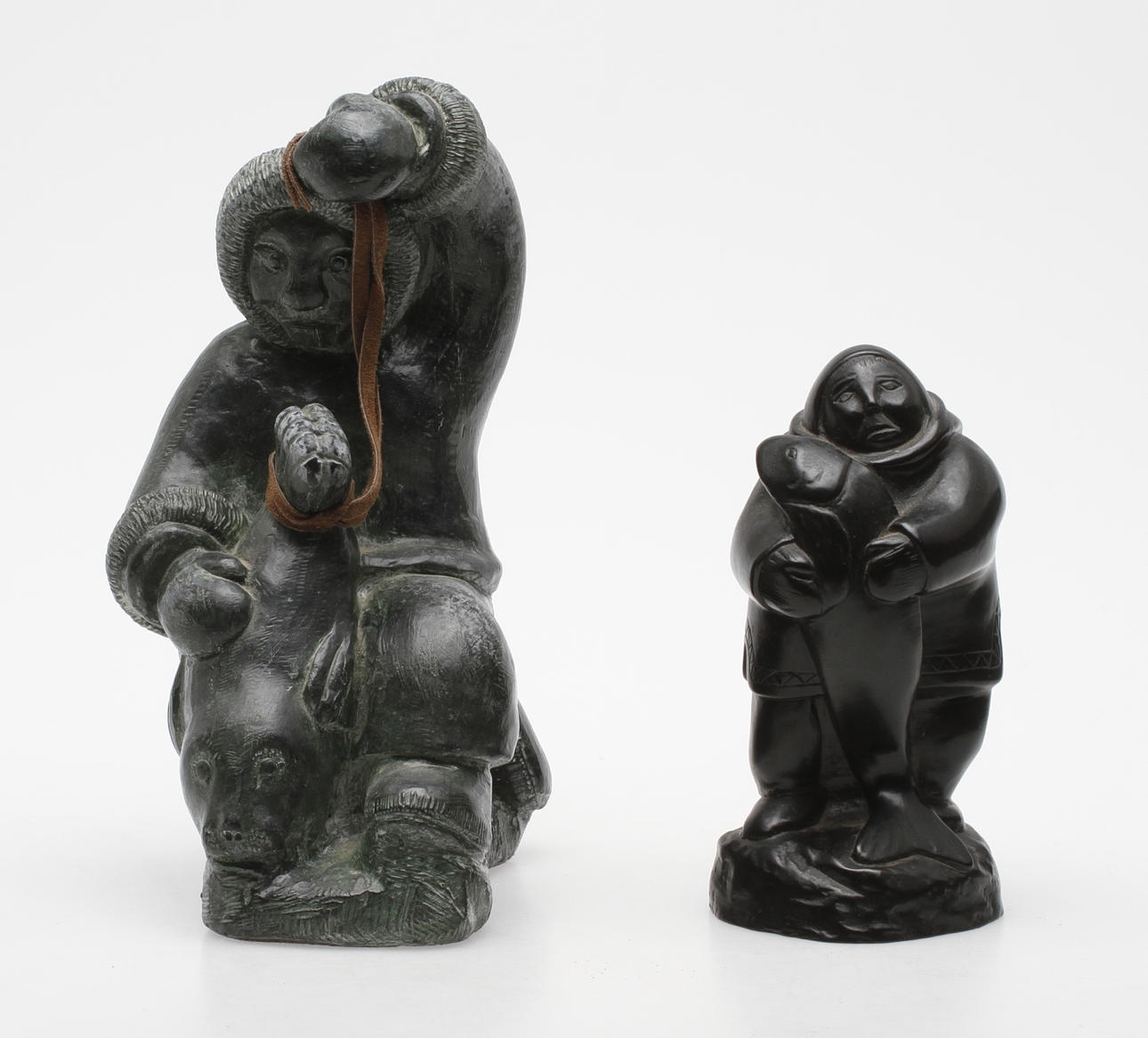 SKULPTURER, 2 st, The Wolf Sculpture samt Boma, Kanada.