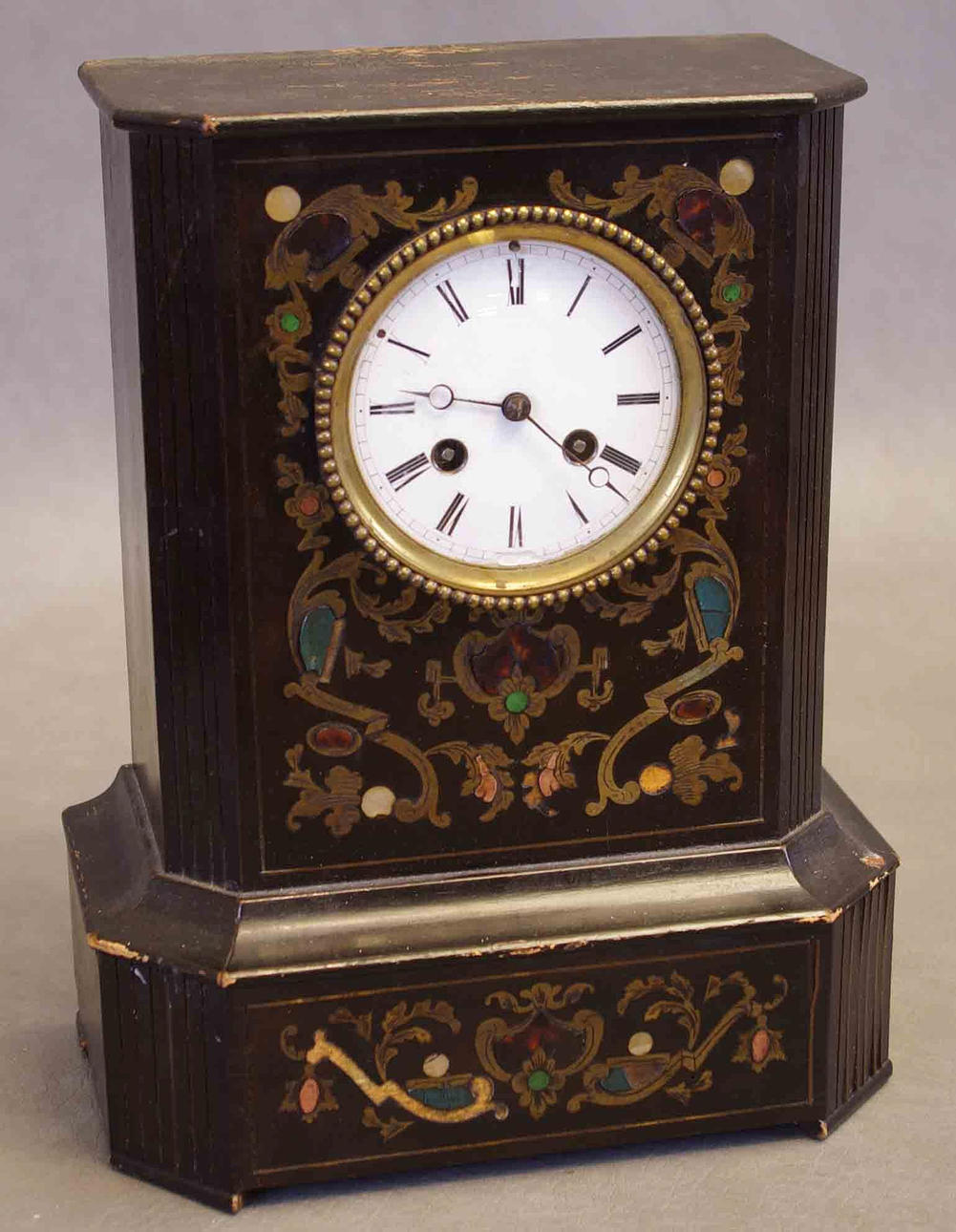 BORDSUR, trä med mässingsinfällningar, sekelskiftet 18/1900.