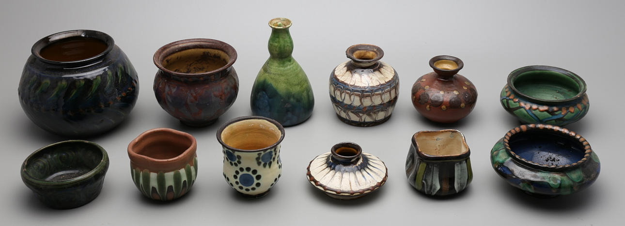 SKÅLAR och VASER, keramik, 1900-tal, 12 delar.