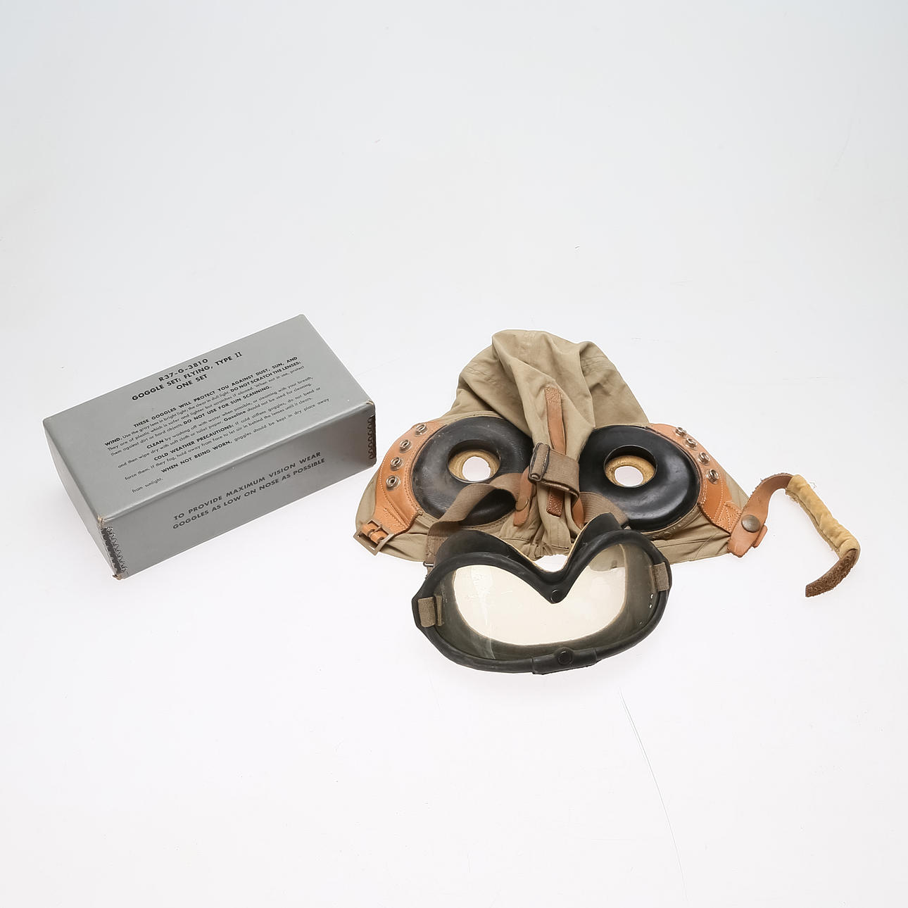 PILOT/FLYGMÖSSA samt glasögon.