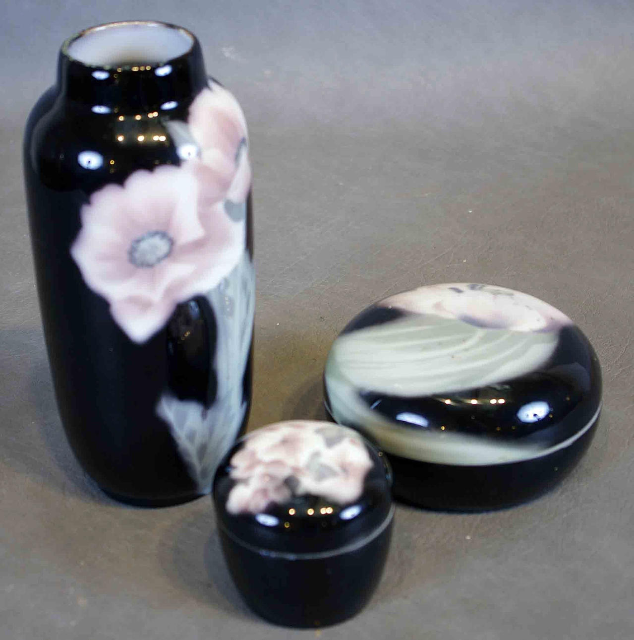 2 LOCKDOSOR SAMT VAS, Rörstrand, jugend.