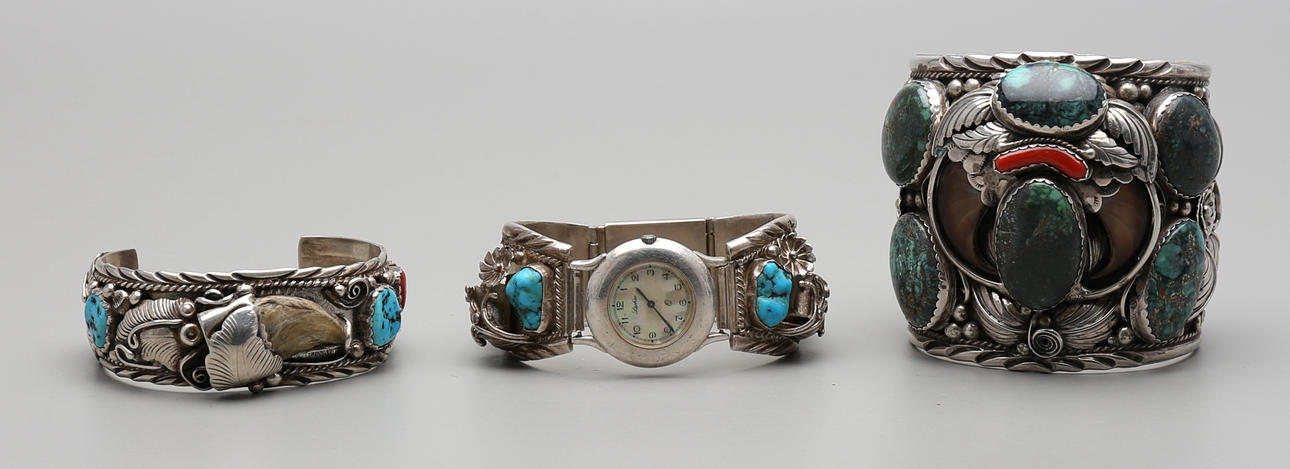 ARMBAND, 2 st, samt ARMBANDSUR, silver, 404 g inklusive stenar.