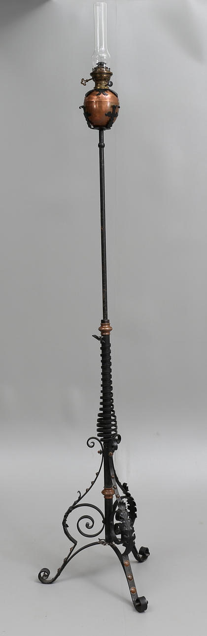 GOLVFOTOGENLAMPA, smide och koppar, höj- och sänkbar.