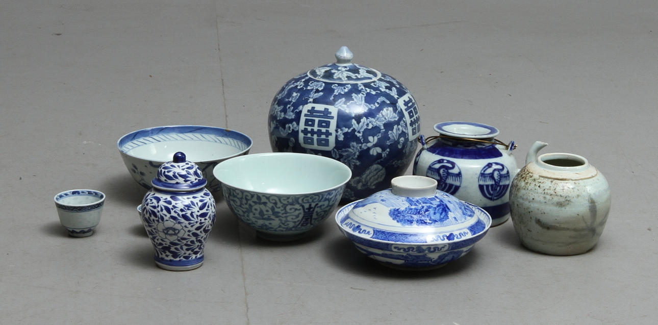 PARTI PORSLIN, 9 delar, orientalisk, bland annat lockurna, tekanna.