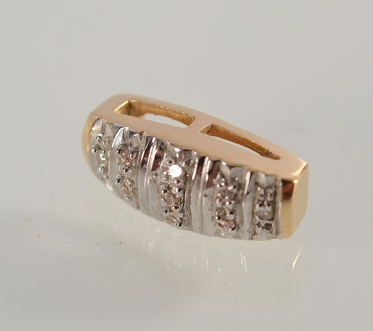 DIAMANTHÄNGE, guld 18K.