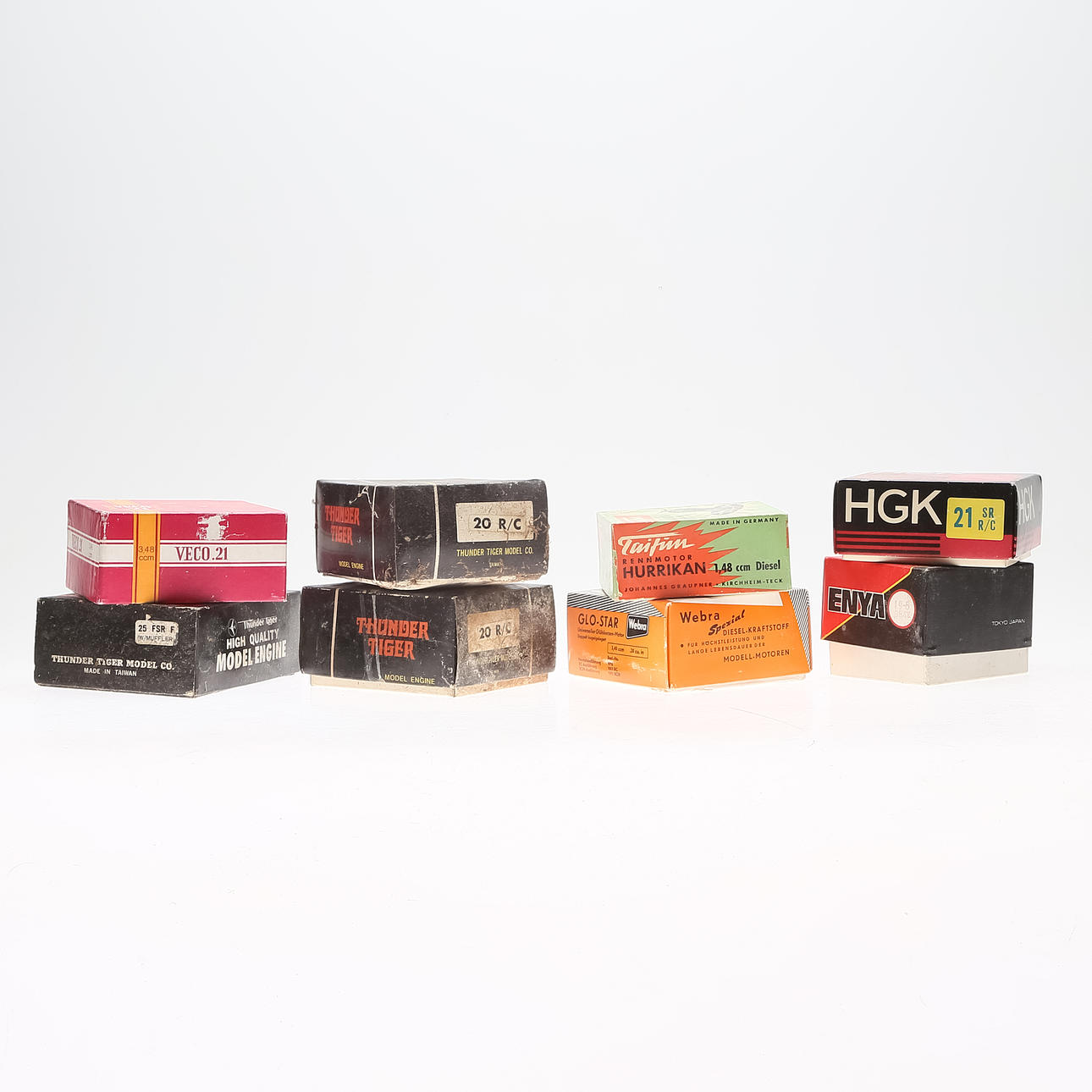 ENGINES for model airplanes, 8 pcs.