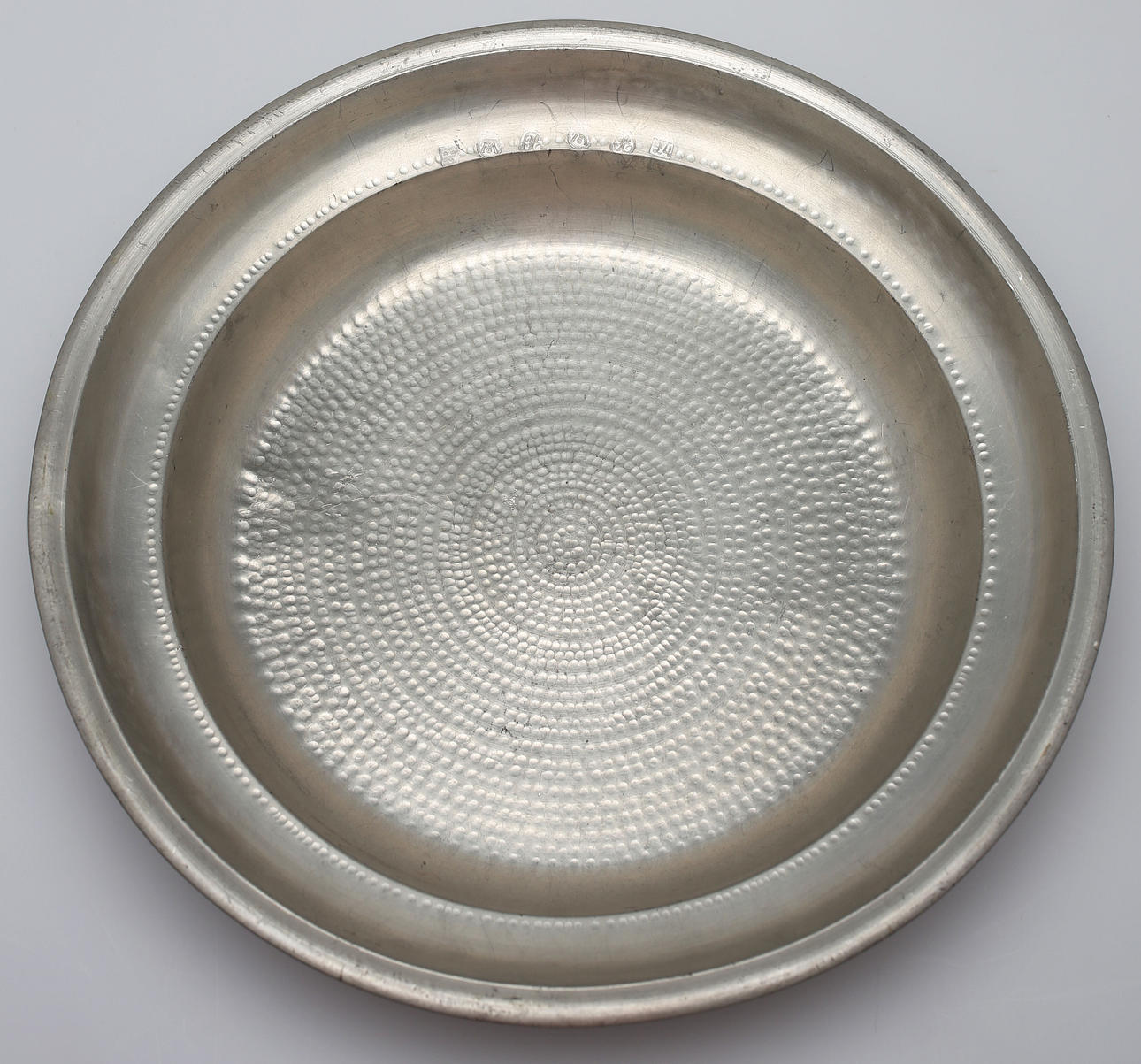 UPPLÄGGSFAT, 2 st, tenn, Westerås, 1800-tal.