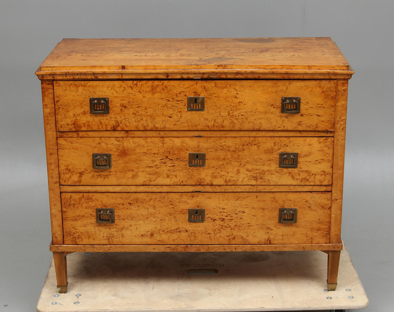 SKRIVBYRÅ, masurbjörksfaner, 1800-talets första hälft.