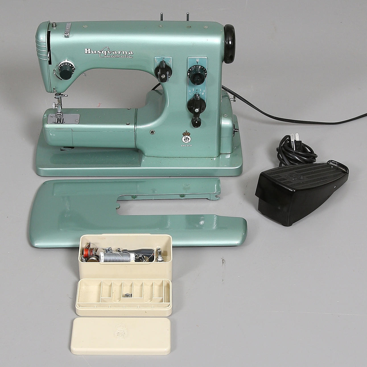 SEWING MACHINE, Husqvarna Automatic, 21E, 1900s.