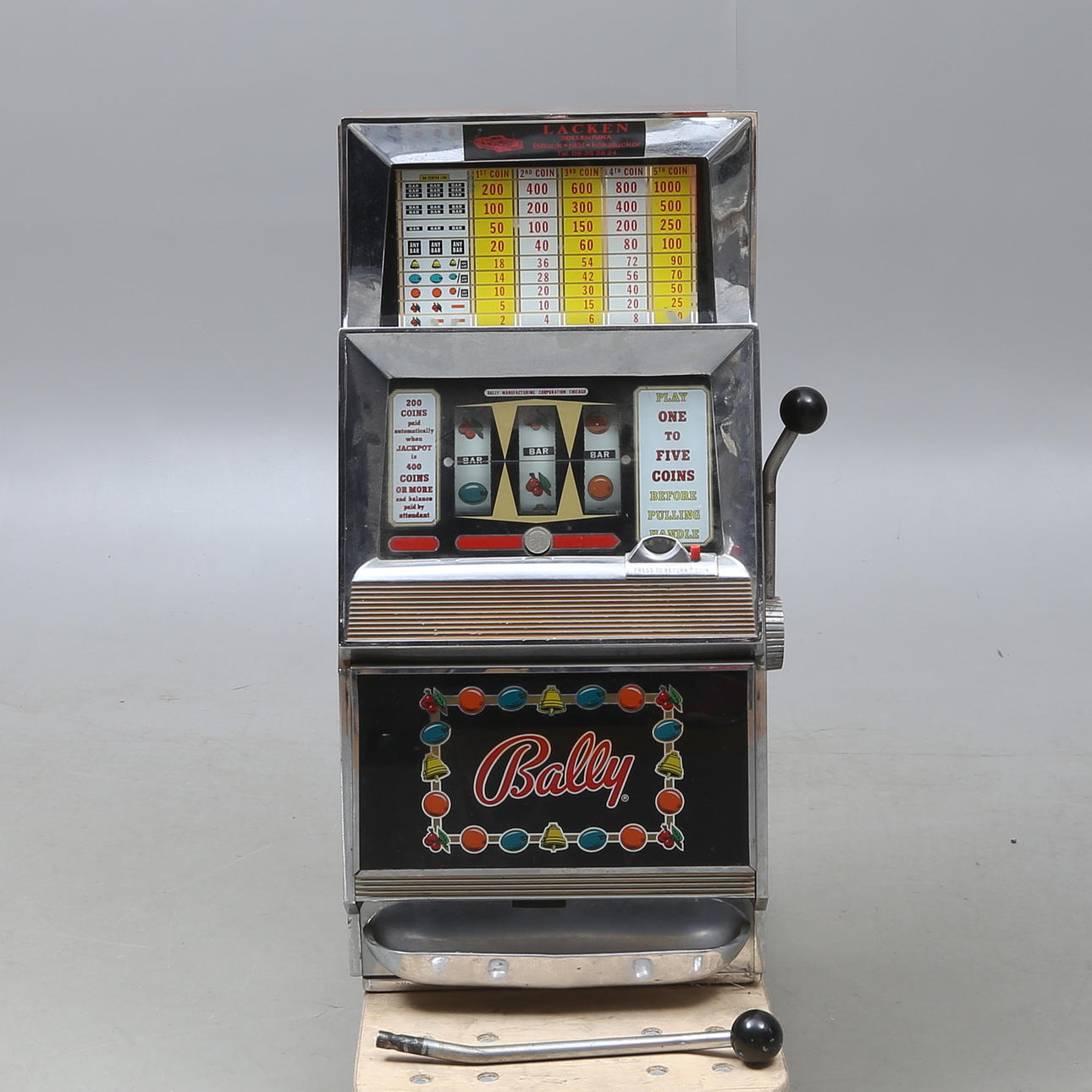 GAME MACHINE, so-called One-Armed Bandit, Bally Manufacturing Co, Chicago, USA.