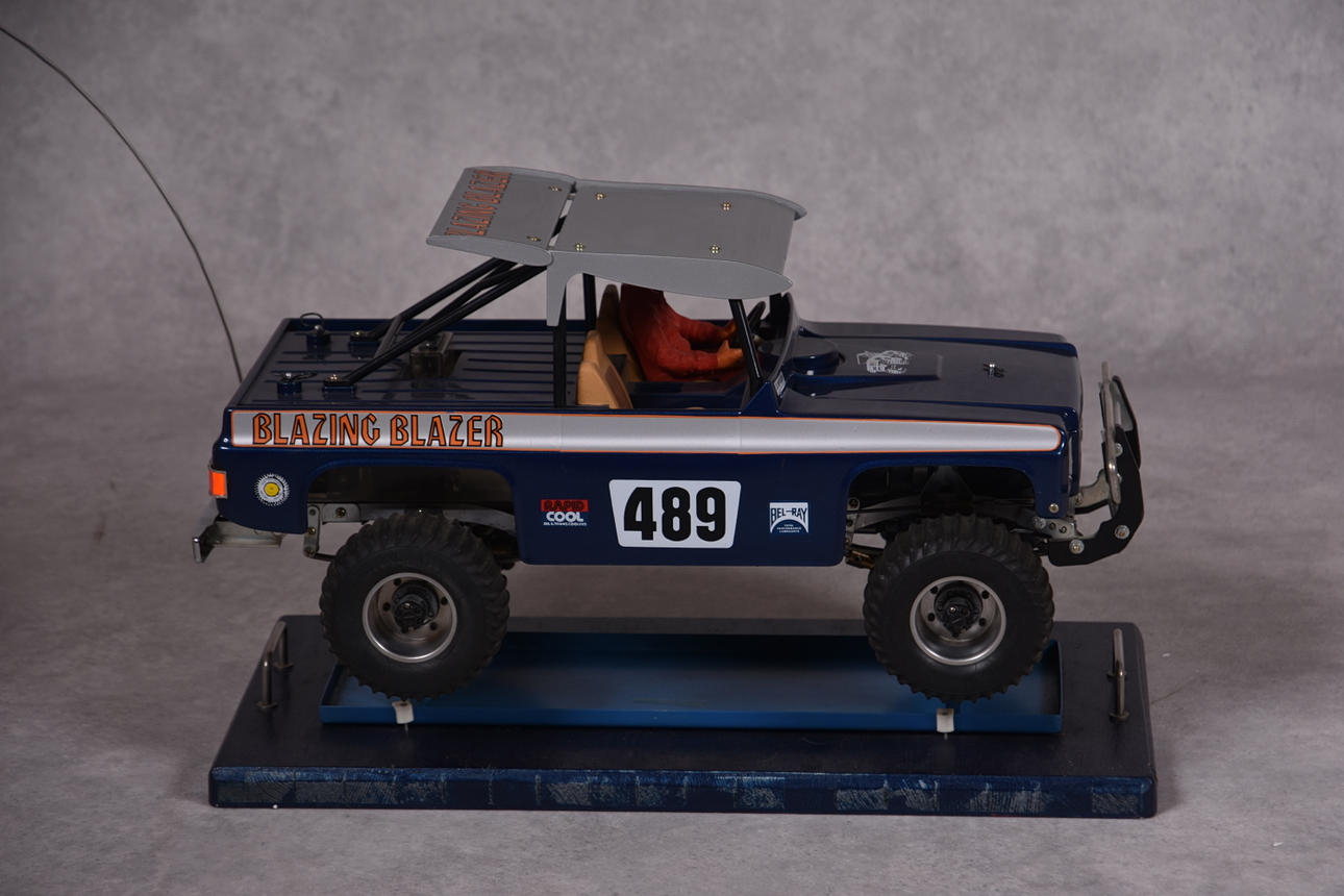 JEEP "Blazing Blazer" controlado por radio.