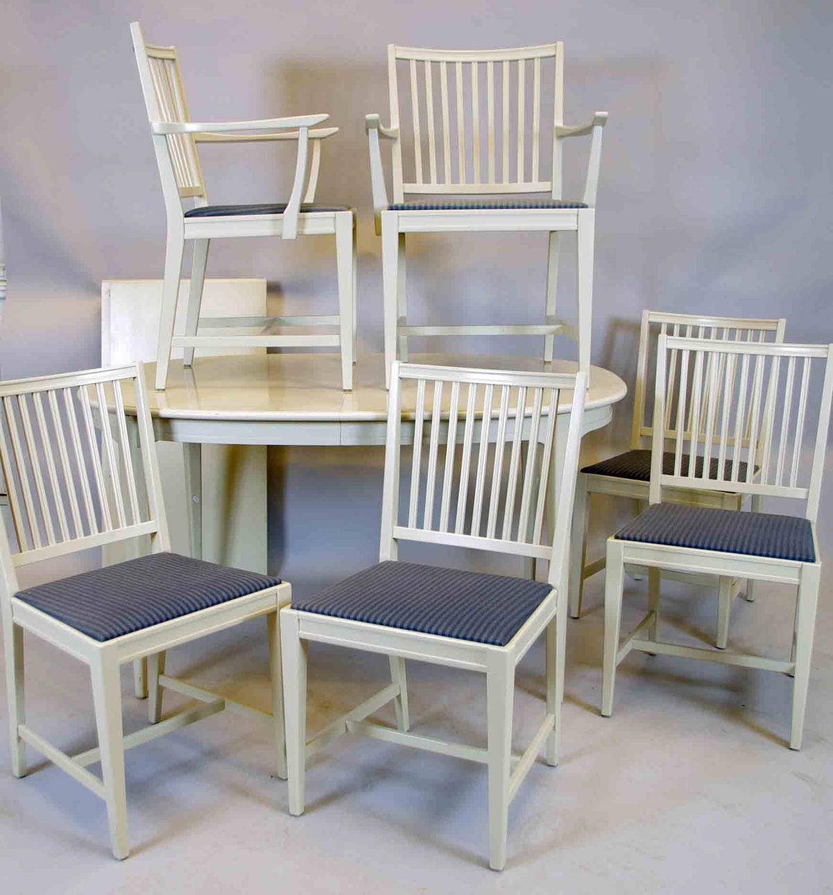 MATSALSGRUPP, gråmålad, Carl Malmsteninspirerad.