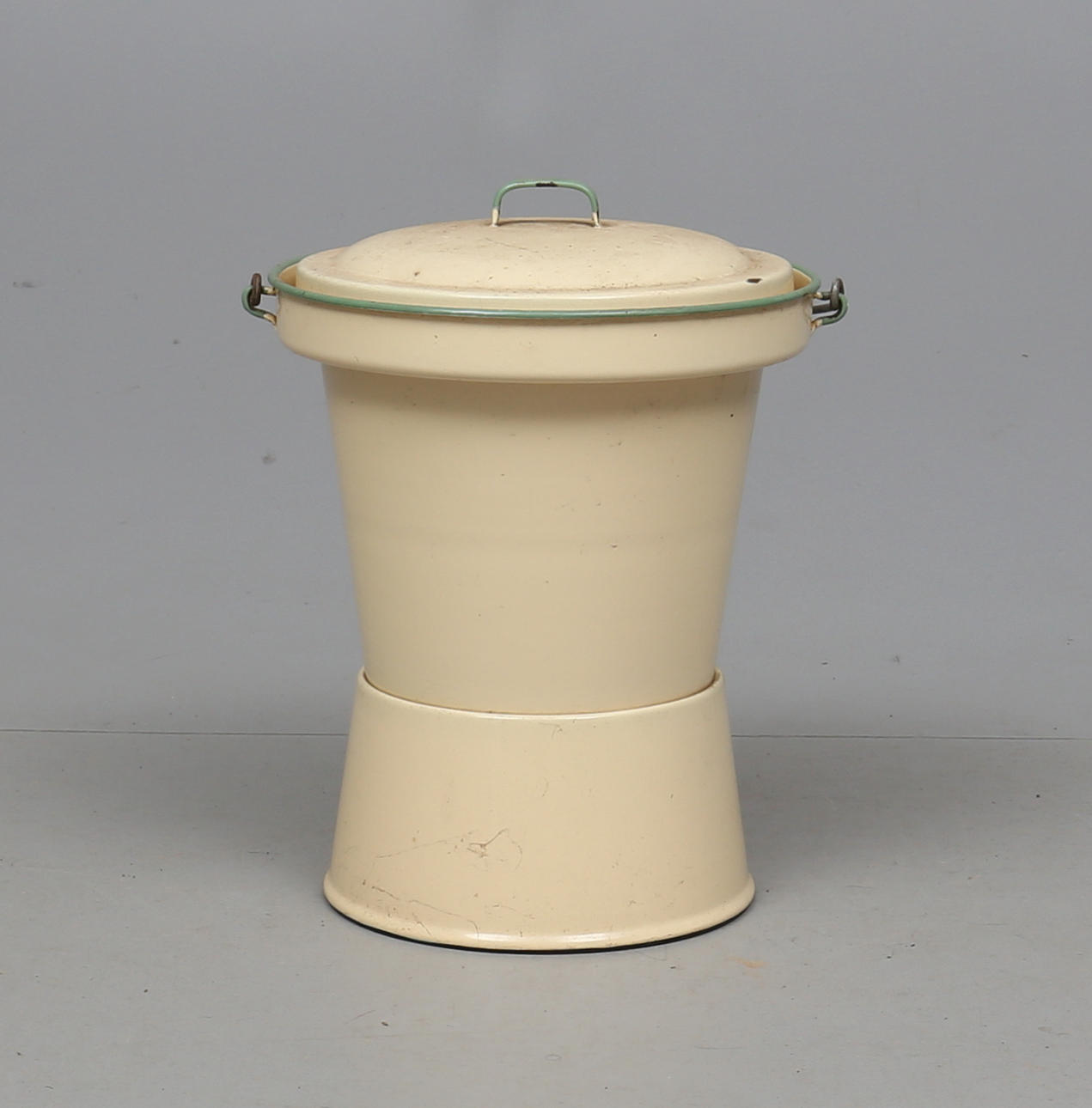 POTTA/TOALETT, emalj, Kockums.