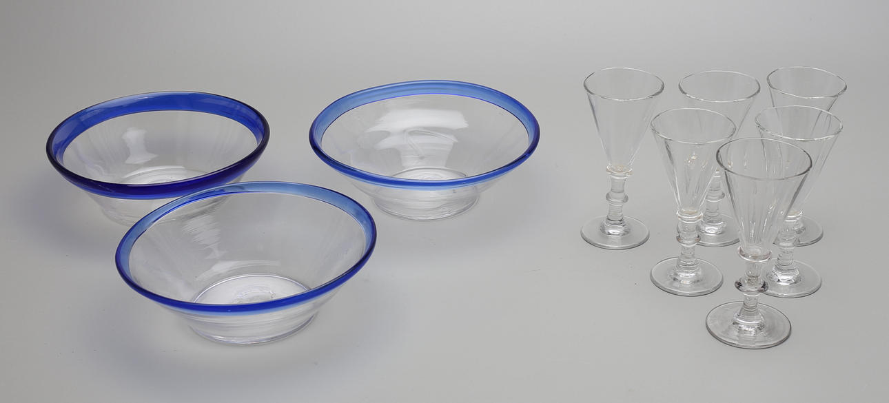 FILBUNKESKÅLAR, 3st, 1800-tal, samt PARAPLYGLAS, 6 st, 1800-tal.