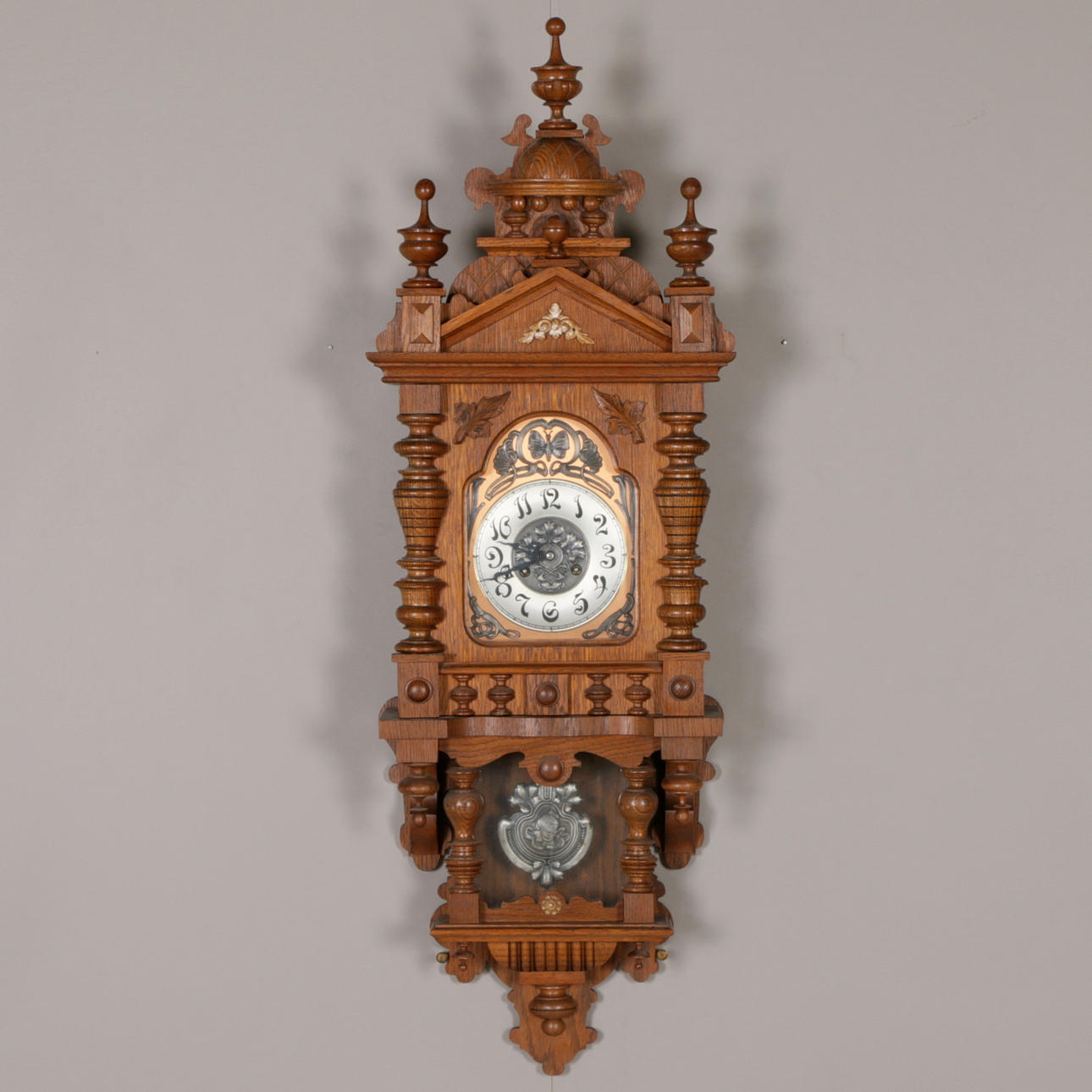 VÄGGPENDYL, nyrenässans, 1900-tal.