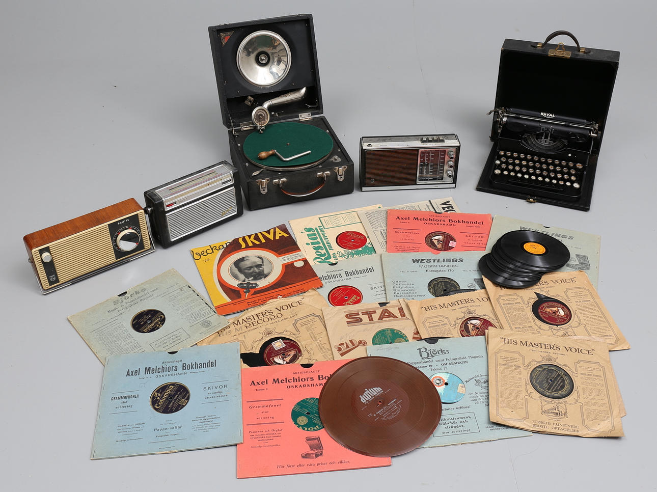 RESEGRAMMOFON, SKRIVMASKIN, RADIOAPPARATER, mm.