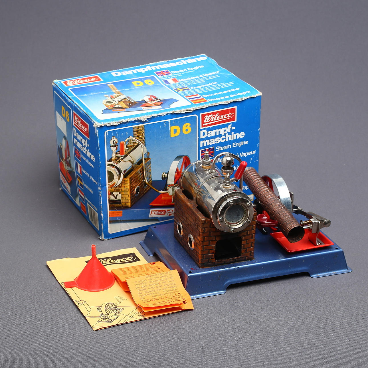 WILESCO D6 ångmaskin i originalkartong.