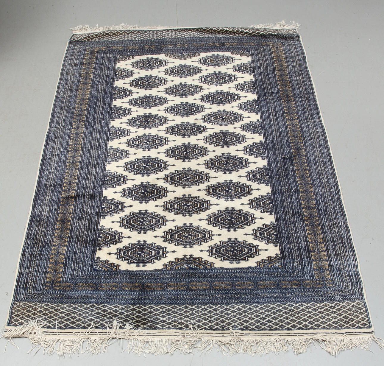 MATTA, orientalisk, ca 180 x 128 cm.