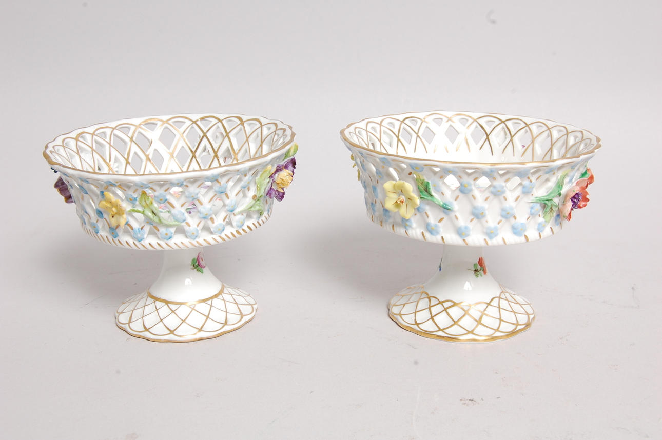 SKÅLAR 1 par, porslin, Dresden.