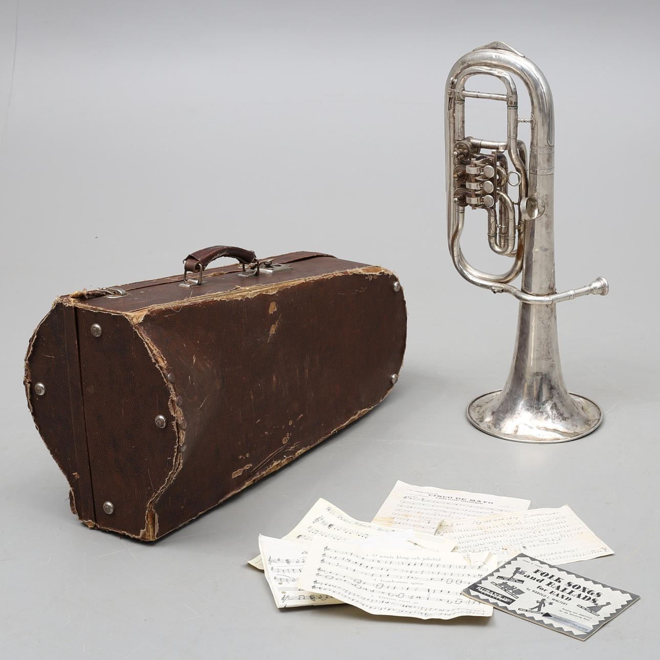 BLASINSTRUMENTE mit Etui.