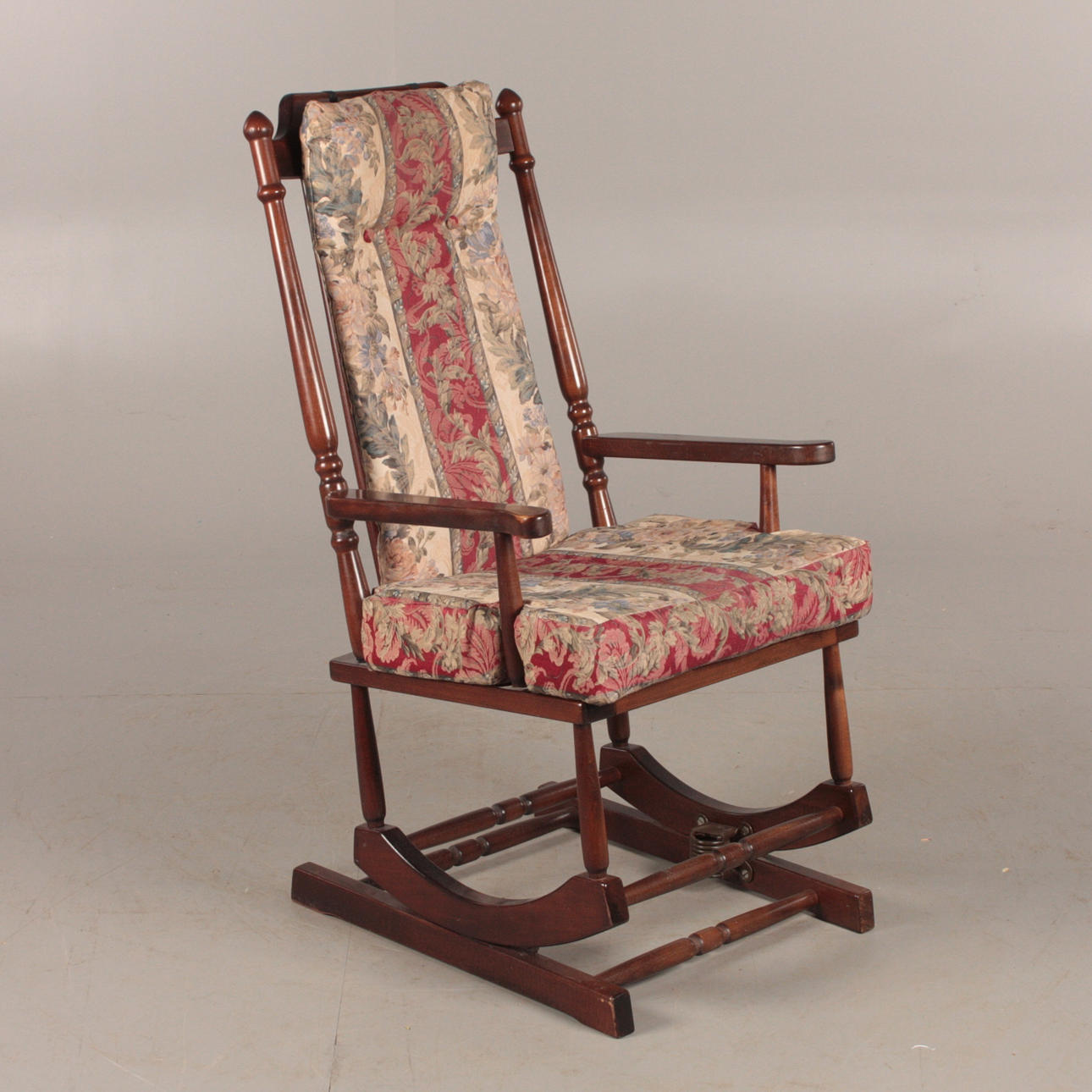 SWING STOL, sogenannter amerikanischer Schaukelstuhl.