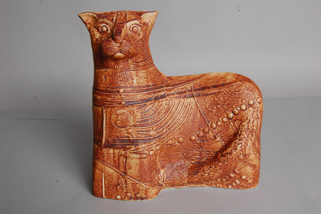 BERTIL VALLIEN. skulptur, lodjur, " Terra " Rörstrand, i original kartong.