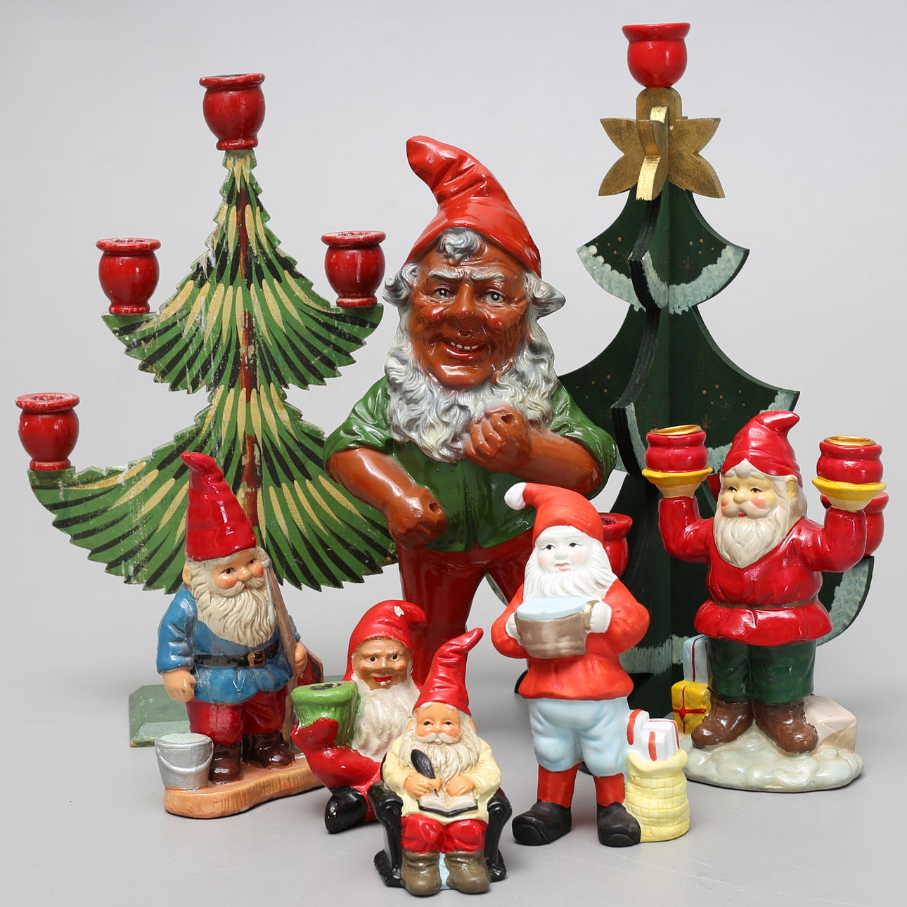 JULSAKER, tomtar m m, 9 delar.