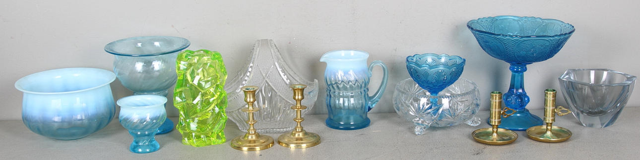 GLAS och MÄSSING, bl.a. Reijmyre och Strömmbergshyttan.