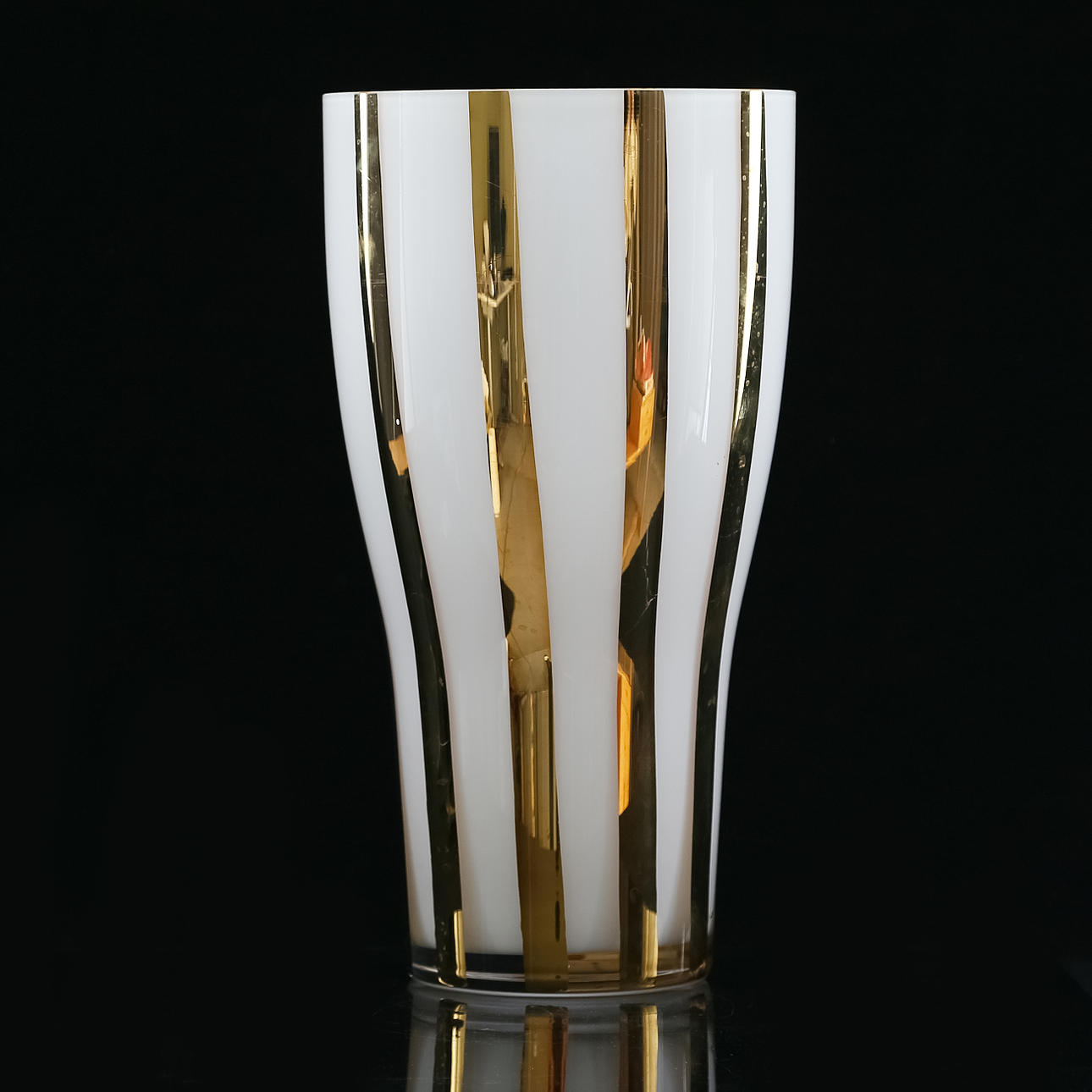 ANNE NILSSON. Vase, glass, Orrefors, signed.