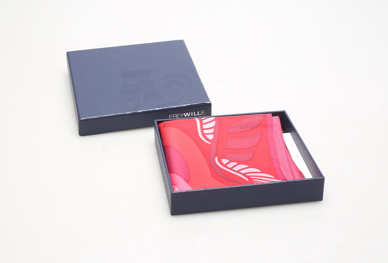 huivi, alkaen. "Magic Sphinx", Frey Wille, 2000-luku.