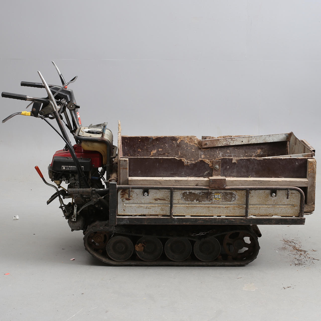 DUMPER, Honda HP 400, on tracks.