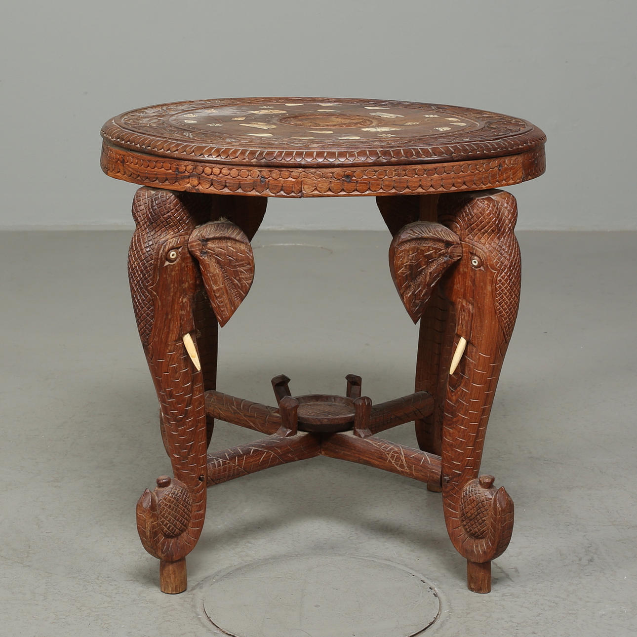 ELEFANTBORD, 1900-talets andra hälft.