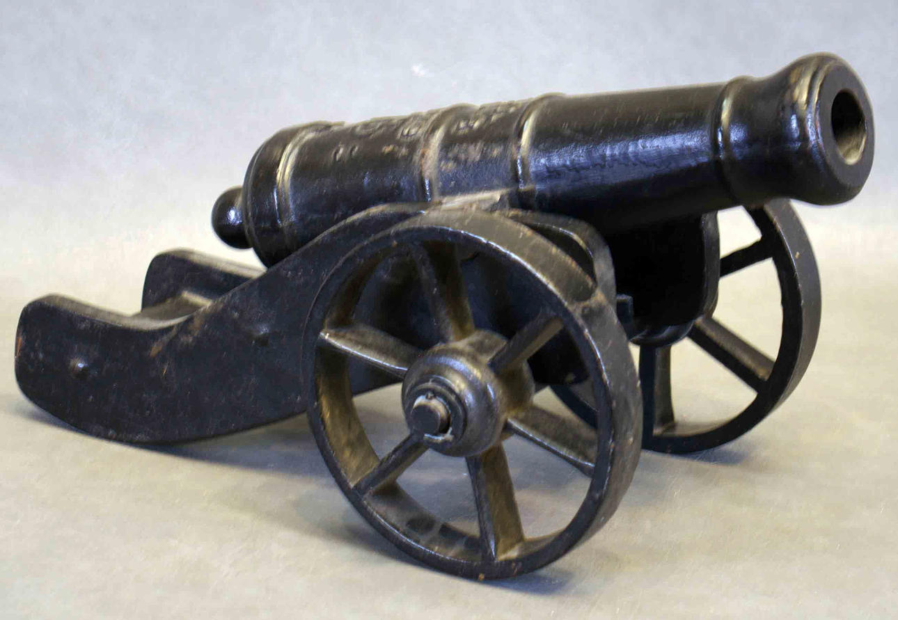 SALUTKANON, Stavsjö Bruk, gjutjärn/metall.