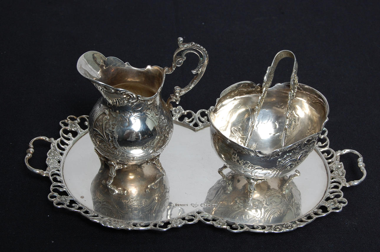 SOCKERSKÅL, TÅNG, GRÄDDSNIPA, BRICKA, silver, rokokostil, 1900-tal.