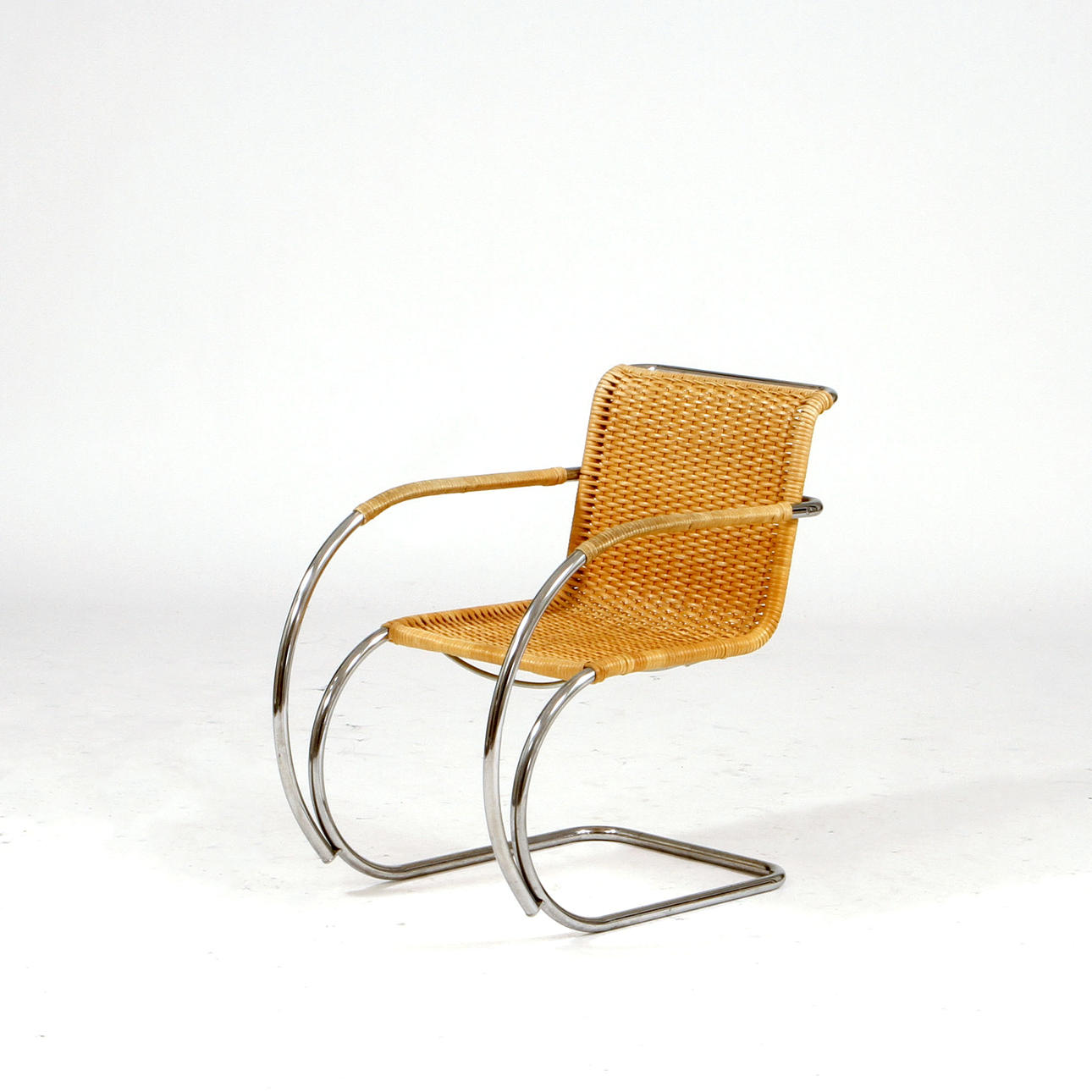 LUDWIG MIES VAN DER ROHE, After, sillón.