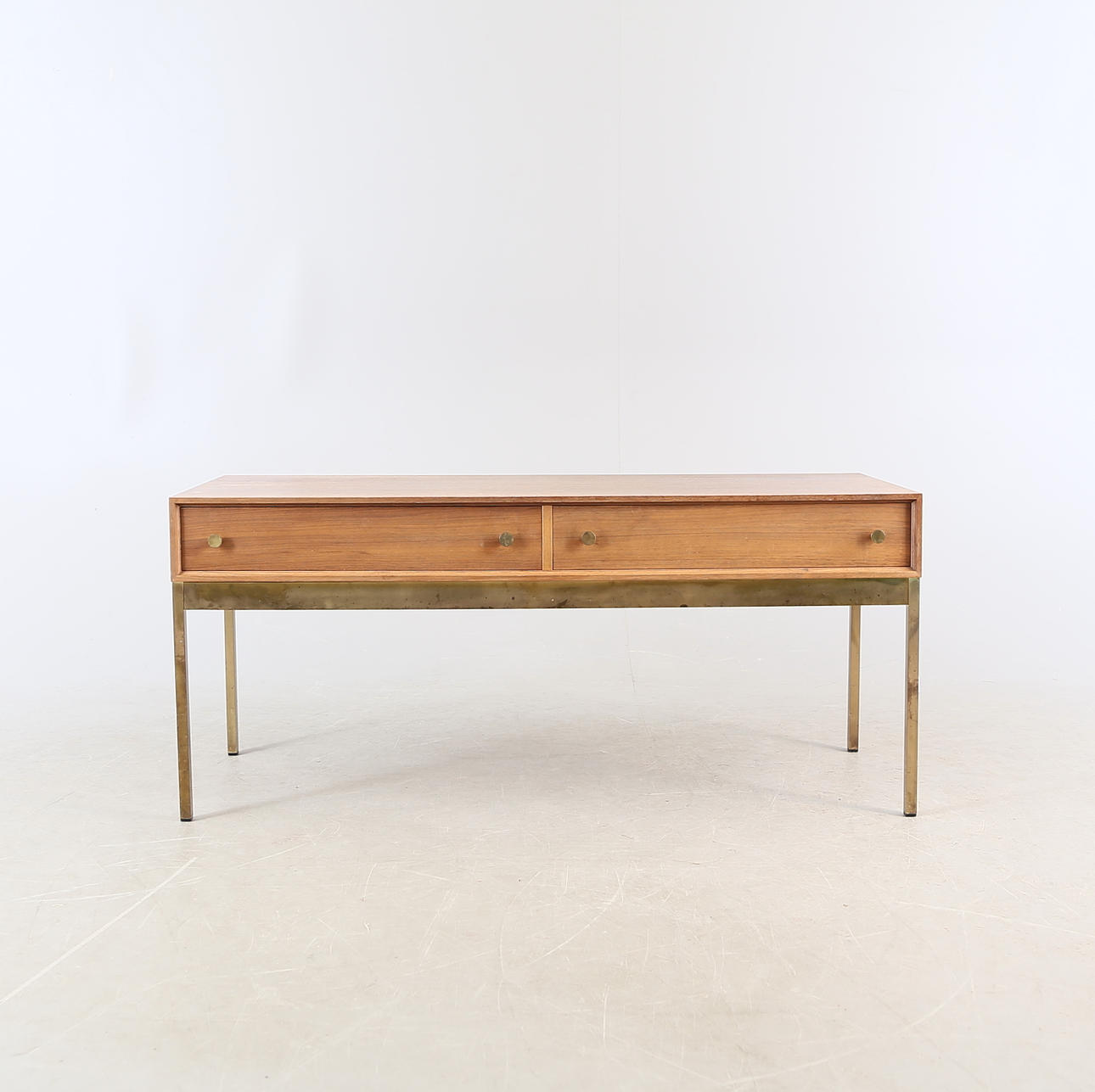 HALLMÖBEL,valnöt, Fröseke.