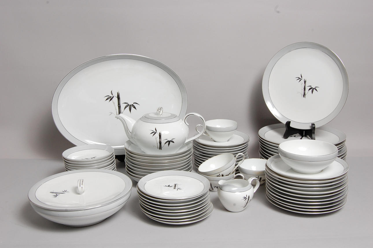 SERVIS, 69 delar, Gold China " Nagoya Shokai " Japan.