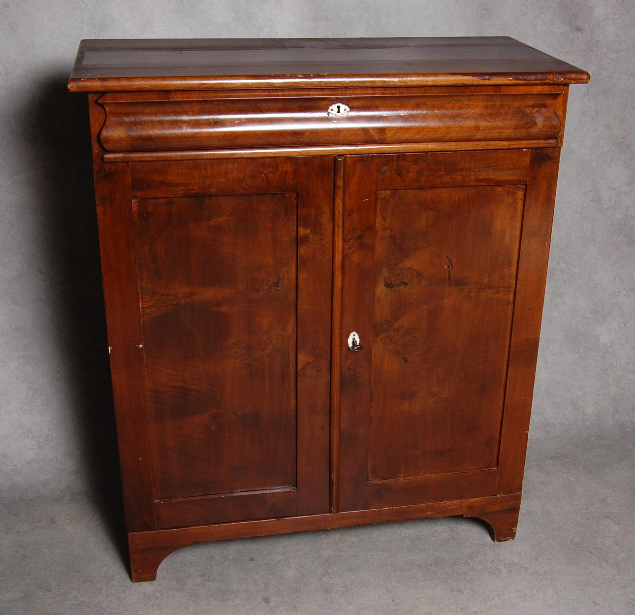 SKÄNK, senempire, 1800-tal.