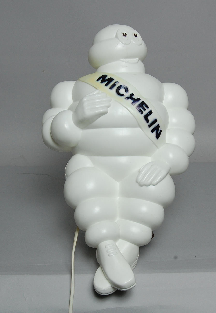 MICHELINGUBBE, med belysning, fäste.