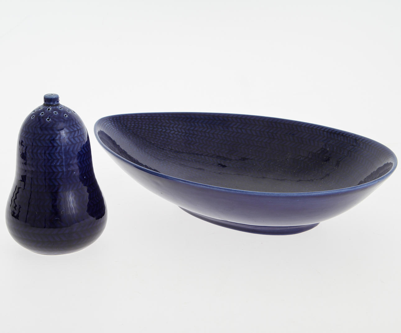 HERTHA BENGTSSON. Skål och sockerströare (2 delar). "Blå eld", Rörstrand.