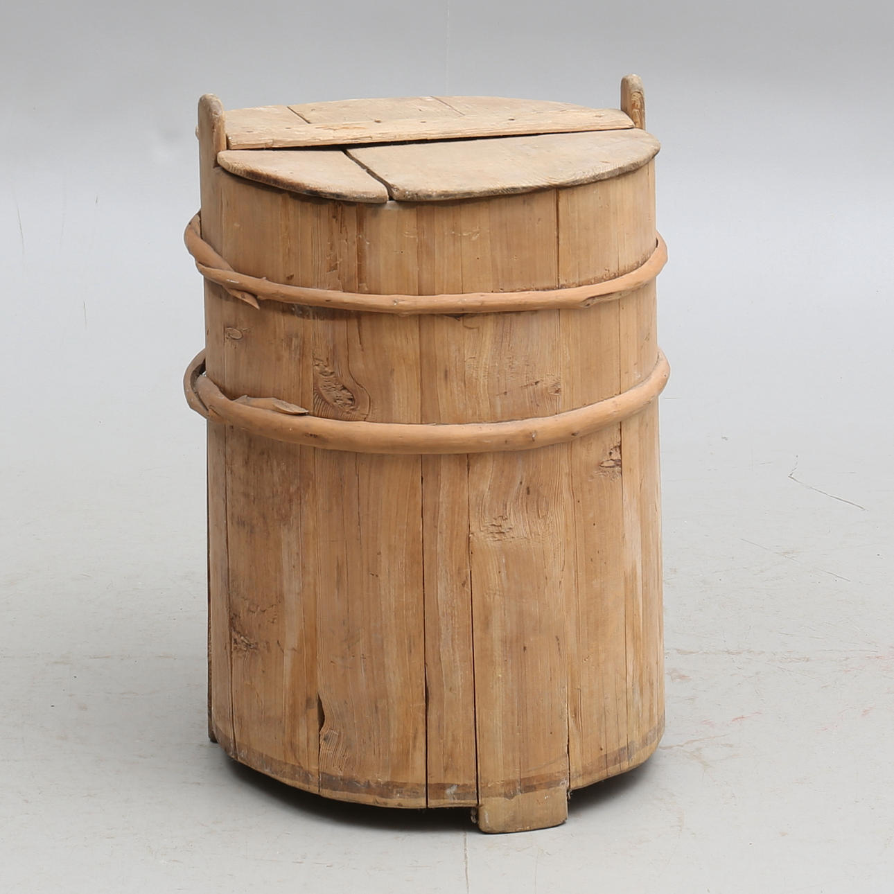 TUNNA med lock, trä, 1800/1900-tal.