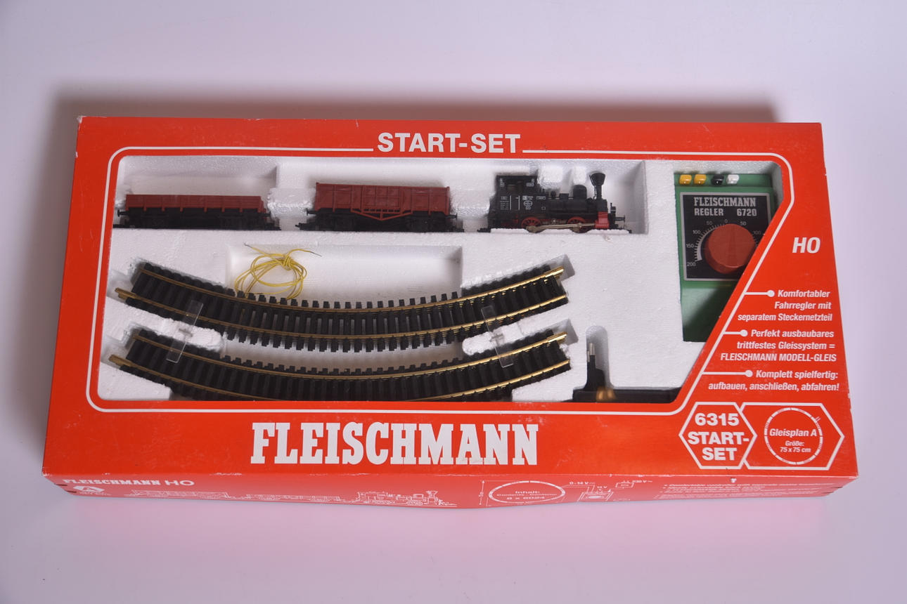 MODELO DE TREN, Fleischmann en cartón modelo 6315.