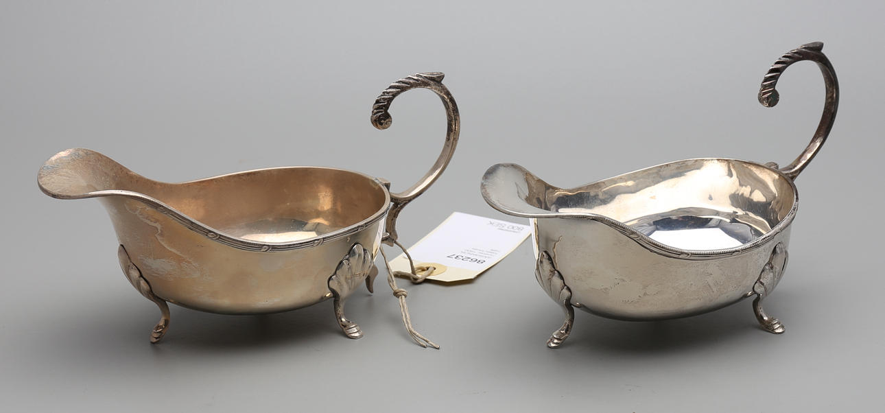 SÅSKANNOR, 2 st, nysilver, 1900-talets första hälft.