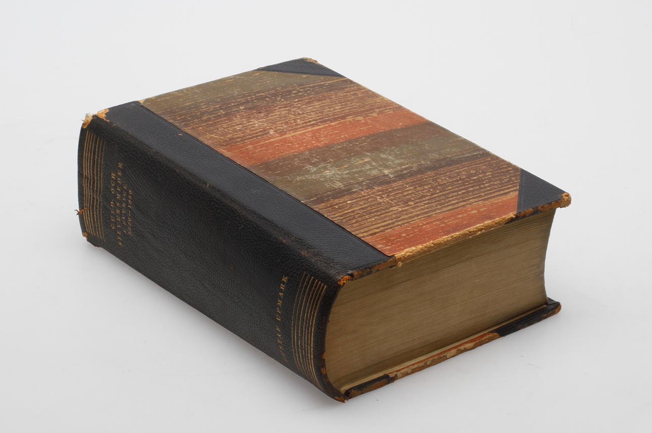 GUSTAF UPMARK, "Guld och silversmeder i Sverige 1520-1850", Stockholm 1943.